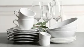 Лайфхак от шефа: простой и экологичный способ сделать тарелки блестящими, как в ресторане