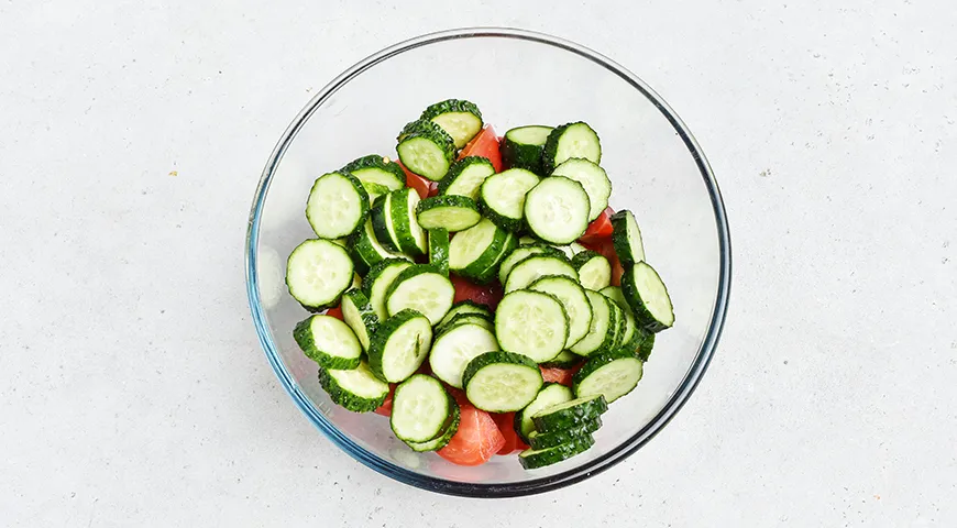 Салат из помидоров, огурцов, болгарского перца и лука (на зиму)