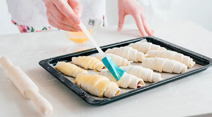  Яичный желток дарит выпечке приятную золотистую корочку