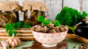 Маринованные баклажаны: 6 вкусных домашних рецептов