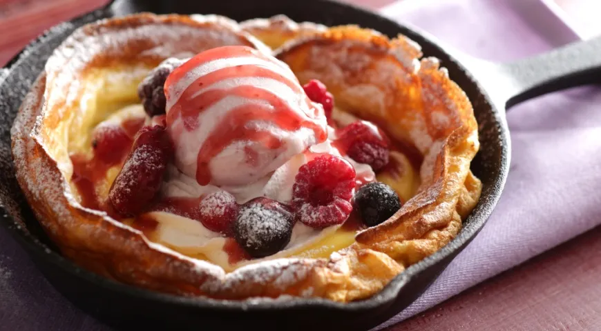 Датч беби сначала поднимается, а потом быстро опадает, и это углубление можно использовать для начинки