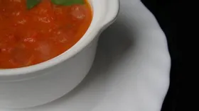 Крем-суп из гриллованых перцев и запеченного чеснока