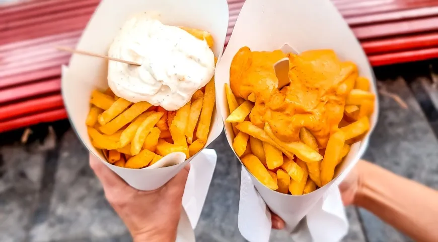 Так картошку фри подают в Бельгии