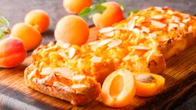 Пироги с абрикосами: 10 сезонных рецептов
