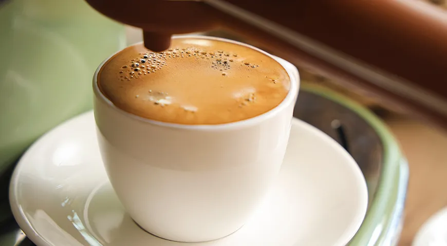 Арабика по вкусу более ароматная, мягкая, с кислинкой, робуста крепкая и горьковатая