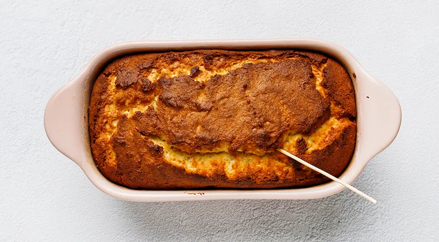 Влажный лимонно-творожный кекс