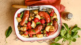 Летнее рагу с сардельками