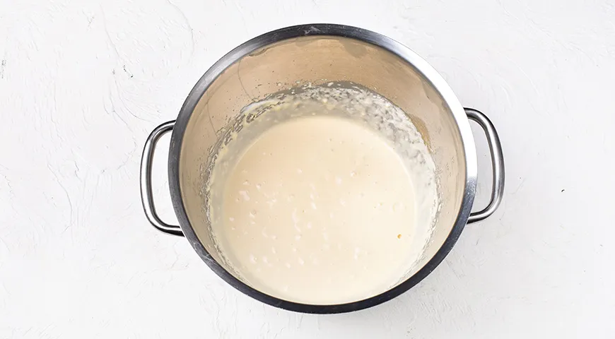 Заливной пирог с колбасой