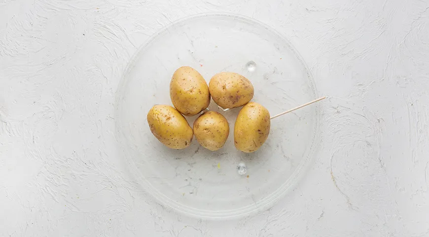 Картошка в мундире в микроволновке