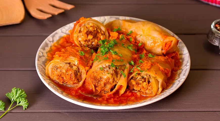 Голубцы в морковном соусе