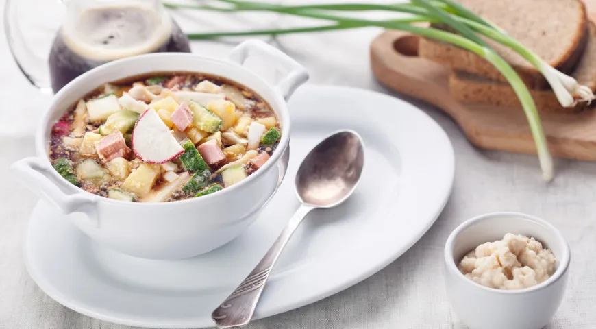 Гастрономический эксперимент: пересмотрим оригинальный рецепт окрошки