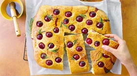 Простые рецепты с мукой и розмарином