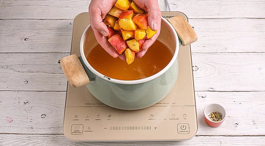 Варенье из персиков с кардамоном