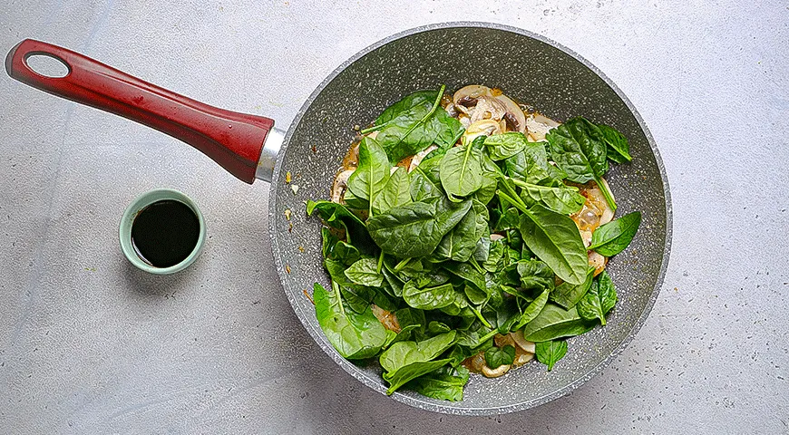 Теплый салат из гречки со свеклой