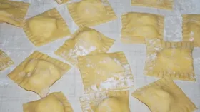 Рецепты с твёрдыми сырами, алкоголем и креветками