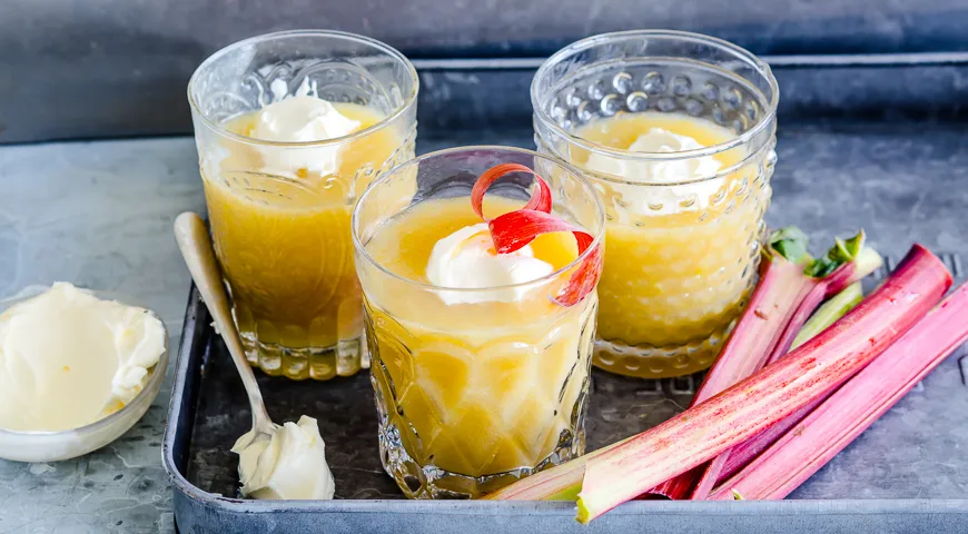 Суп из ревеня с яблоками