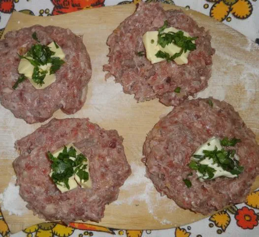 Бутерброды с ветчиной, омлетом и плавленым сыром