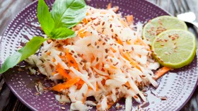 Салат из черной редьки с морковью