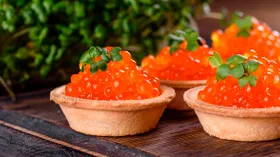 Имитированная и структурированная икра: чем отличается от натуральной и стоит ли ее покупать