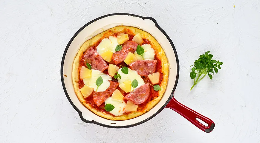 Гавайская пицца с ананасами 