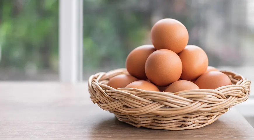 Свежие яйца можно хранить при комнатной температуре, не превышающей 20 °C