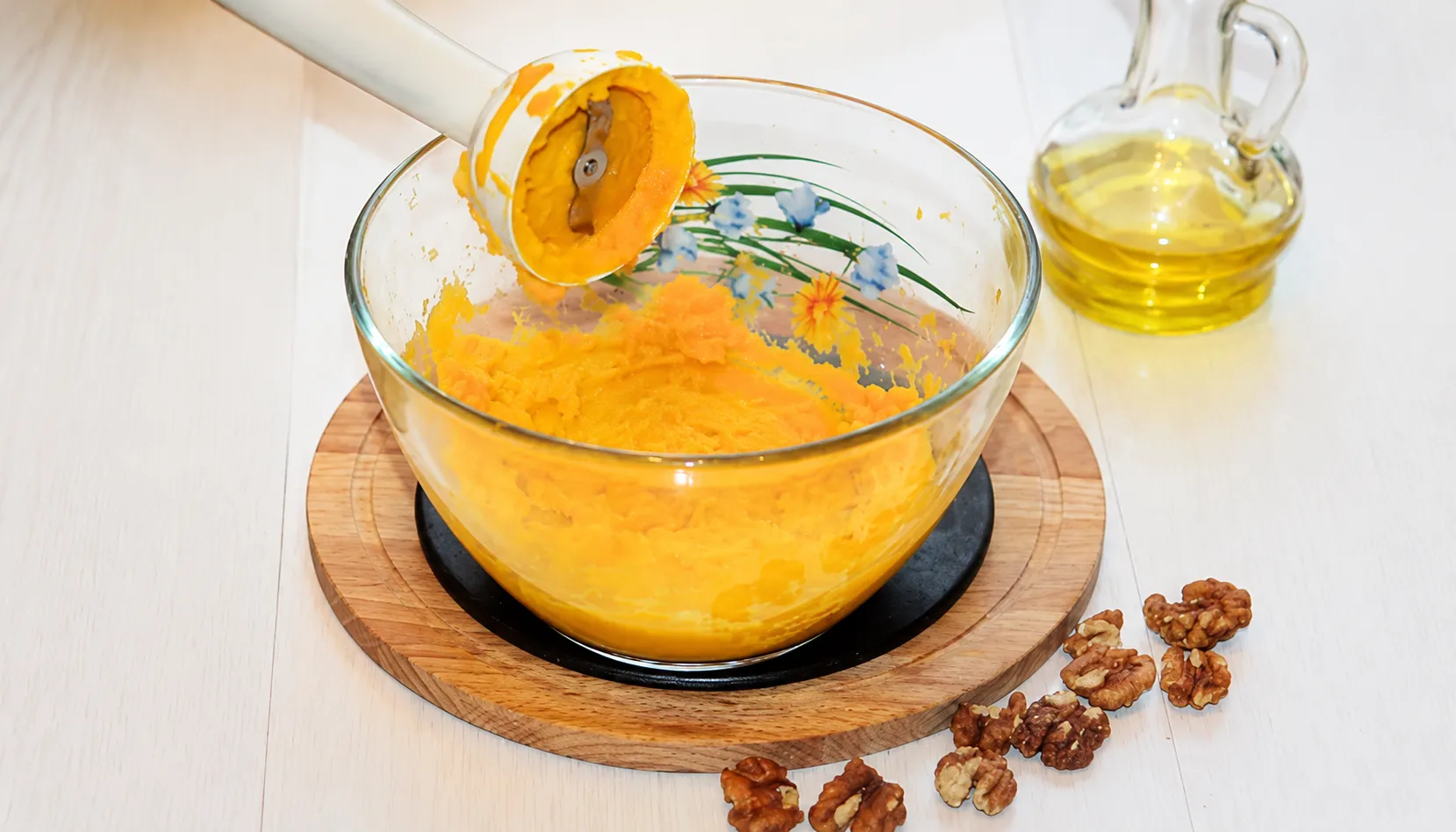 Спагетти с соусом из тыквы и грецкими орехами