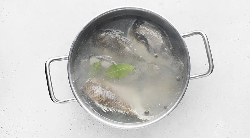 Уха из карасей