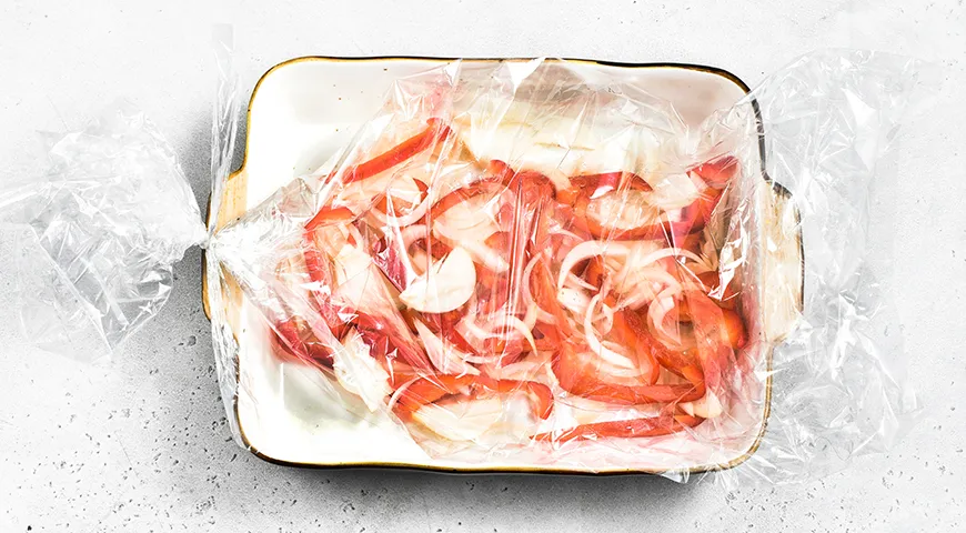 Лещ, запечённый целиком в рукаве в духовке