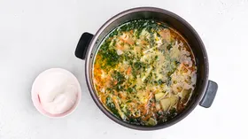 Назван элементарный способ сделать куриный суп вкуснее — не вареное яйцо