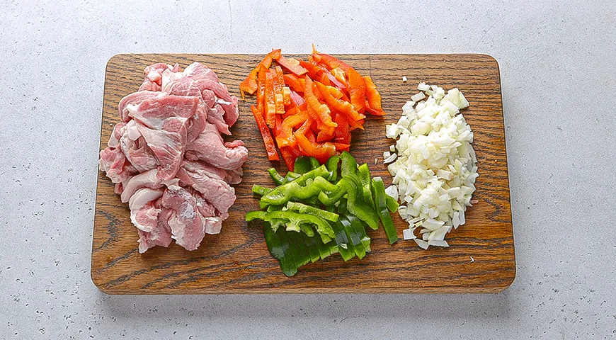 Жаркое из свинины с грибами и овощами