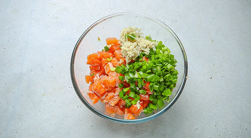 Запеченные дамплинги с лососем