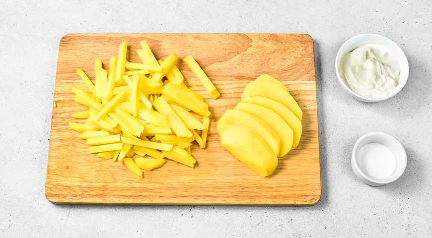 Запеканка с фаршем, картошкой и кабачками