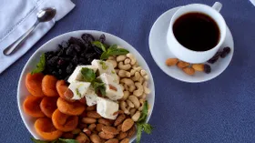 Можно три-четыре за раз: названа лучшая сладость в дополнение к чаю и кофе