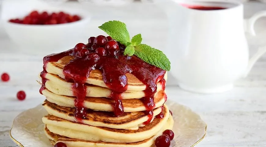 Овсяно Яблочные панкейки с клубникой