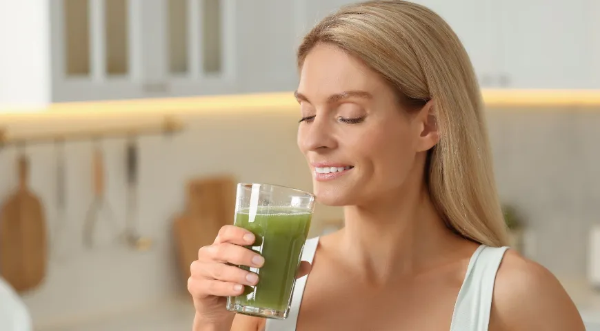 Благодаря мягкому мочегонному действию кабачковый сок рекомендуется употреблять при ПМС