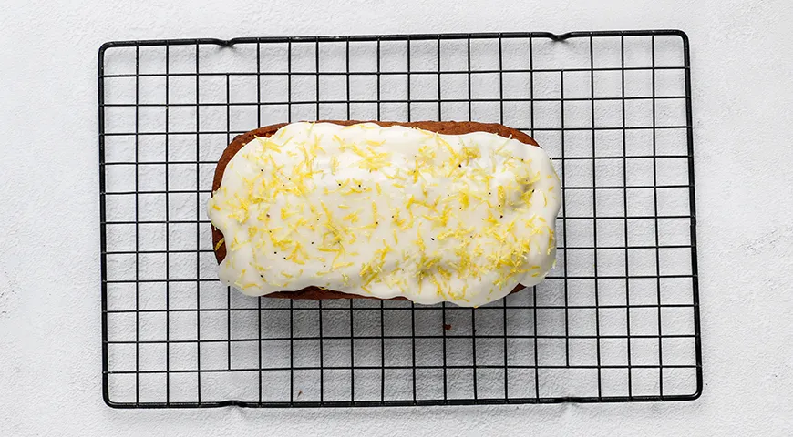 Влажный лимонно-творожный кекс