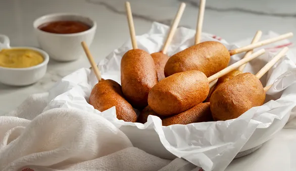 Как приготовить корн-дог: 6 лучших рецептов популярной уличной закуски