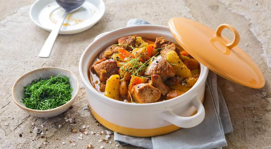 Рецепт рагу из бедра индейки с яблоками и курагой (можно приготовить с Антоновкой)