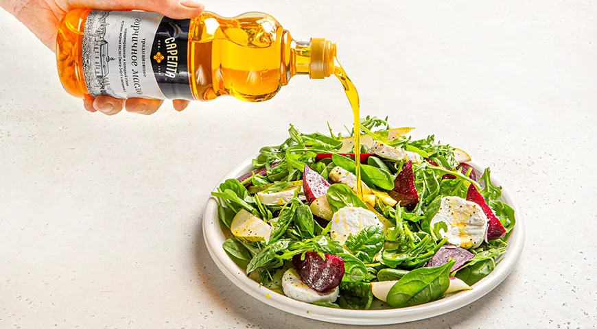 Салат с козьим сыром, свеклой и грушей