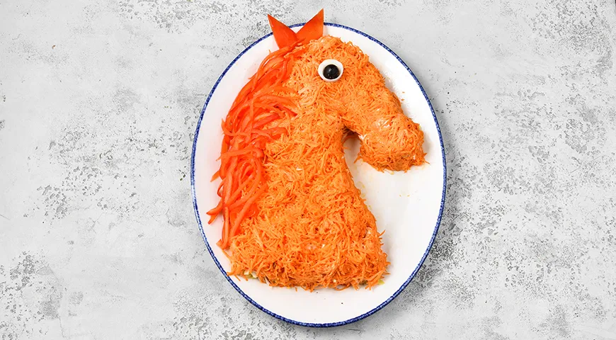 Новогодний салат «Лошадь»