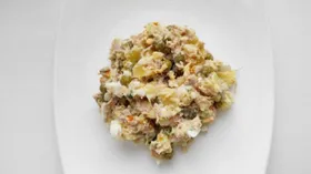 Салат Оливье с тунцом