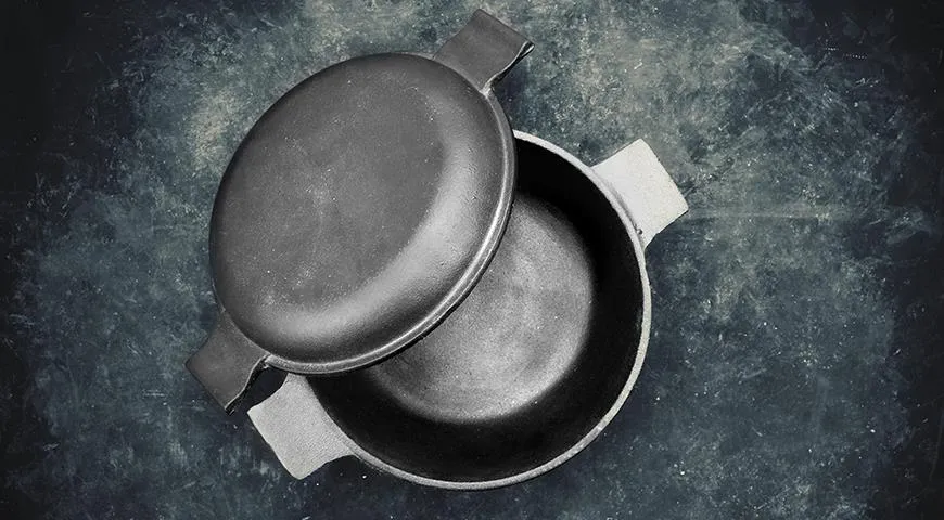 Гусятница или жаровня – идеальная посуда для приготовления тушеной картошки с мясом