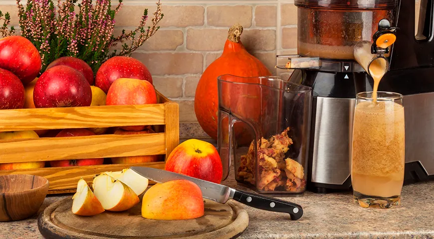 Приготовьте яблочный сок