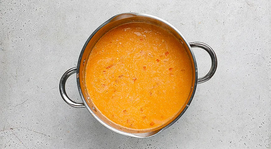 Сливочно-томатный суп с фрикадельками