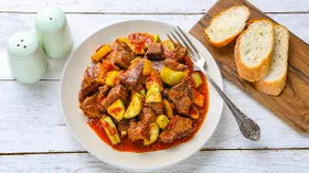 Рагу из говядины с грибами и кабачком