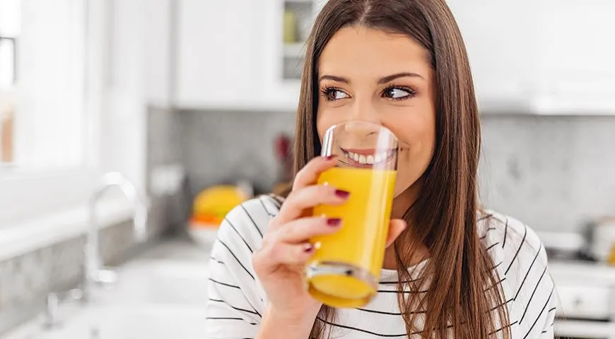 Стакан свежевыжатого апельсинового сока облегчит боль при артрите