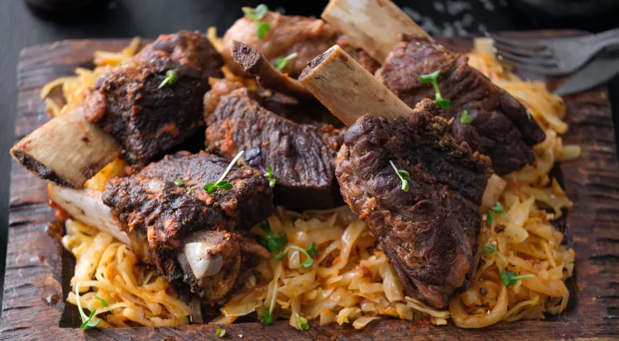 Нежные говяжьи ребра в мультиварке: без хлопот и всего за час