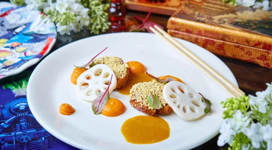 Рецепт желтого карри из курицы с бататом и лотосом