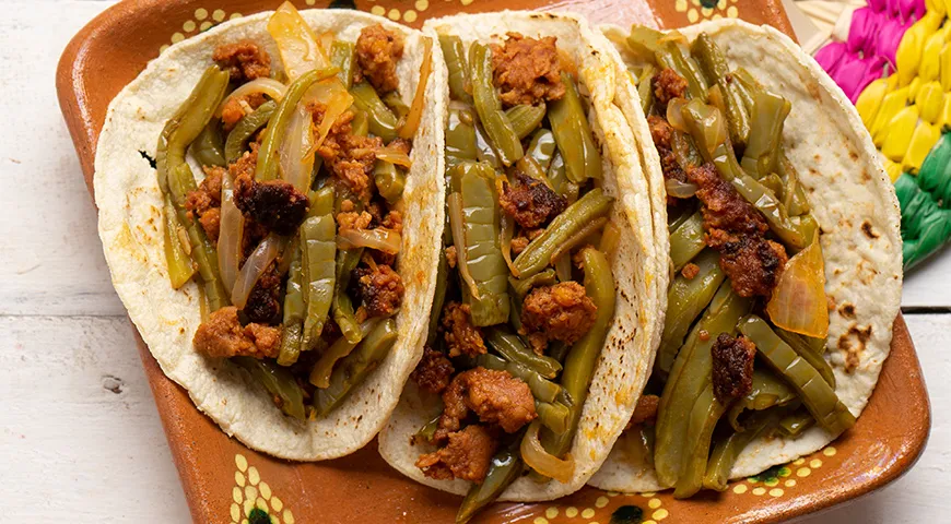 Тако с чоризо и кактусом опунцией