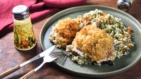 Стейк зубатки, запеченный с сыром и помидорами в духовке